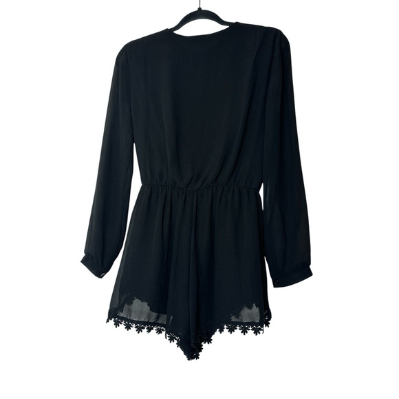 ASTR Romper Womens Black Crochet Shorts Sheer Long Sleeve Gothic Cóctel Festival - Picture 3 of 9